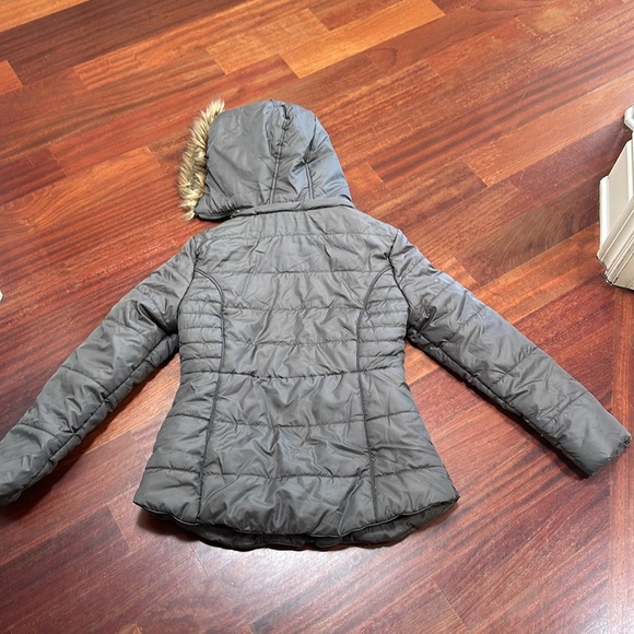 Fur edge hood (removable) grey parka jacket. Rampage size Large.  Barely worn. - Picture 3 of 4